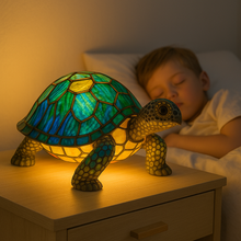 Lade das Bild in den Galerie-Viewer, LeuchtSchildkröte - handgefertigte Lampe, die Herzen erstrahlen lässt