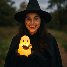 Lade das Bild in den Galerie-Viewer, NachtGeist - Ein kleiner Geist, der Wärme & Licht spendet