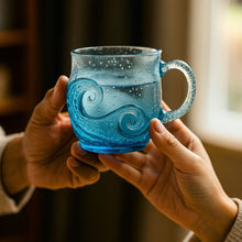 Lade das Bild in den Galerie-Viewer, Meeresklang – Handgefertigtes Glas mit Wellenstruktur