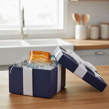 Lade das Bild in den Galerie-Viewer, Sonnenkuss – Handgemachte Tasse im Farbspiel des Sonnenuntergangs