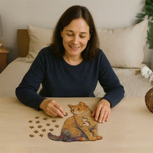 Lade das Bild in den Galerie-Viewer, Handgemachtes 3D Holz-Puzzle in Katzenform
