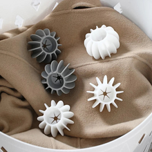 Lade das Bild in den Galerie-Viewer, Bügelfrei Kugeln - nie wieder bügeln
