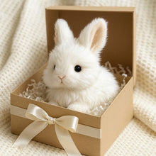 Lade das Bild in den Galerie-Viewer, HoppelHase – Lebensechter Kuschel-Hase, der Kinderaugen strahlen lässt
